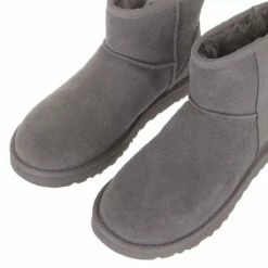 Ugg W Classic Mini Side Logo Shade Bottes D'hiver 9 Ugg W Classic Mini Side Logo Shade Bottes D'hiver -Pas Cher Fashionette Magasin A0167168 UGG position 4