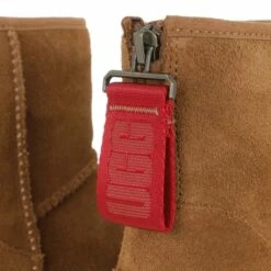 Ugg W Classic Mini Logo Zip Chestnut Bottes D'hiver 8 Ugg W Classic Mini Logo Zip Chestnut Bottes D'hiver -Pas Cher Fashionette Magasin A0167170 UGG position 3