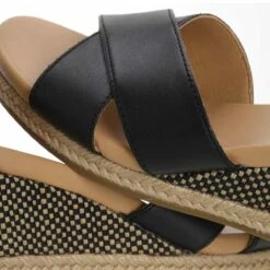 Ugg W Eugenia Black Leather Sandale -Pas Cher Fashionette Magasin A0176789 UGG position 3