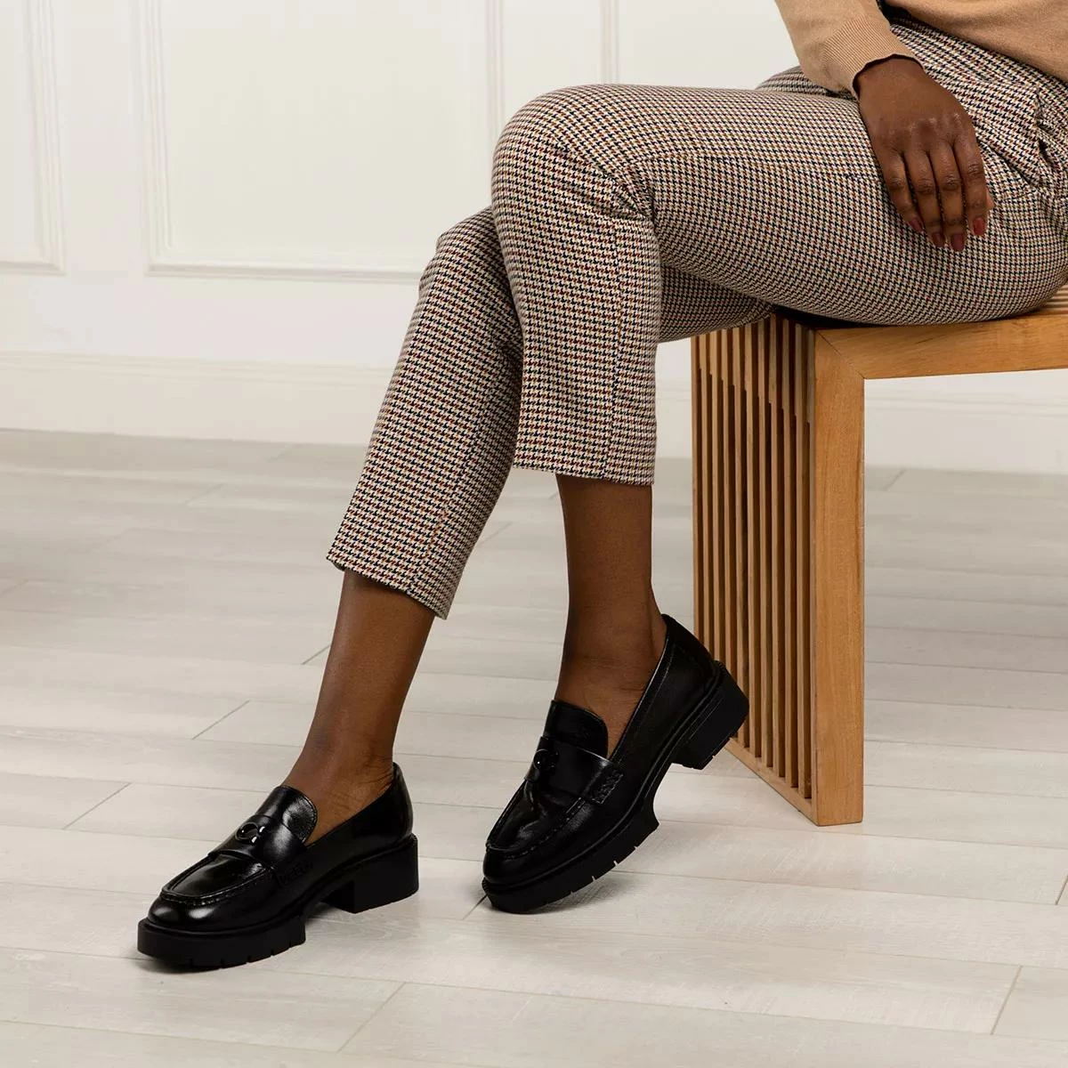 Coach Leah Leather Loafer Black Mocassin 4 Coach Leah Leather Loafer Black Mocassin – Image 2