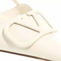 Valentino Garavani VLogo Slingback Pumps Beige Escarpin 8 Valentino Garavani VLogo Slingback Pumps Beige Escarpin -Pas Cher Fashionette Magasin A0218863 2