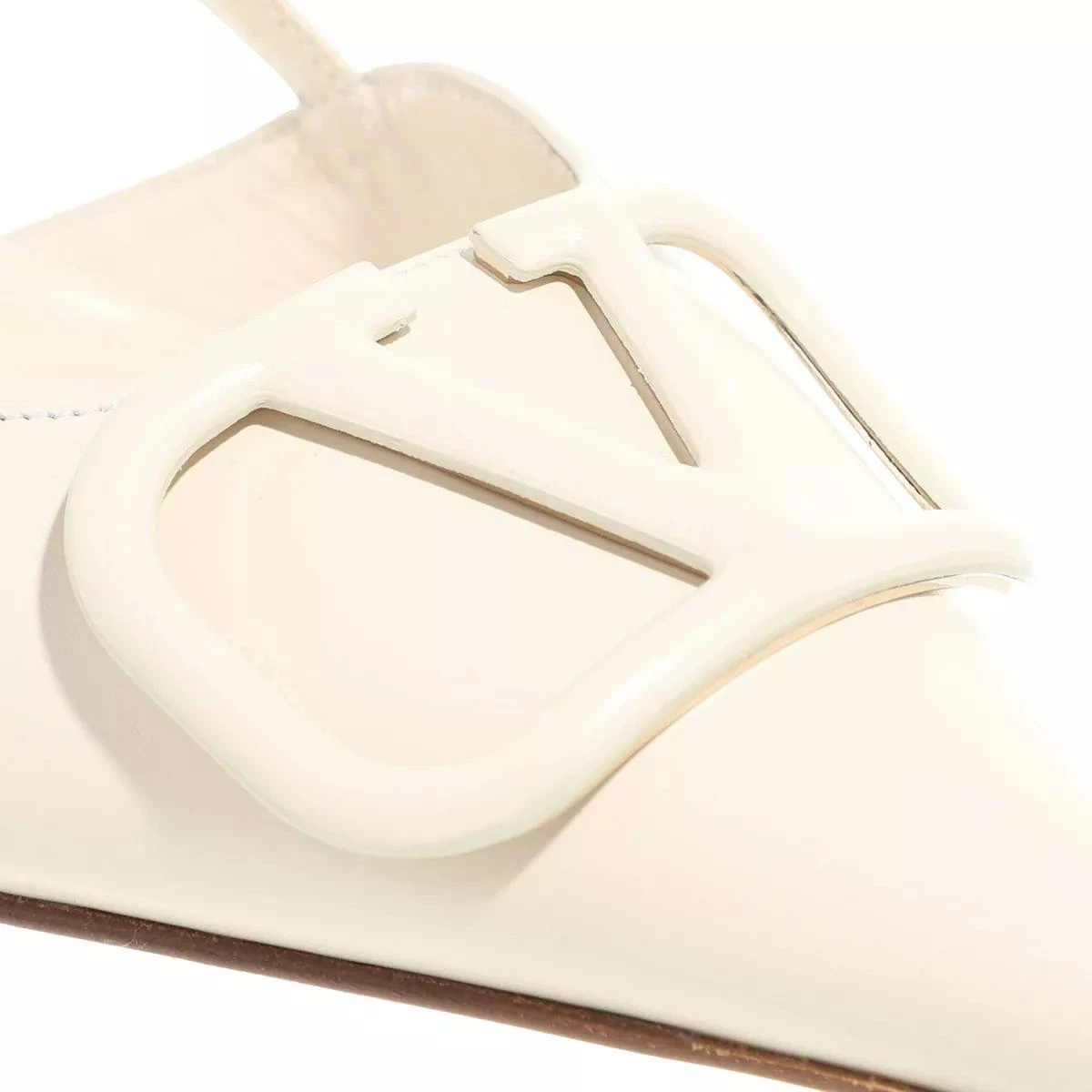 Valentino Garavani VLogo Slingback Pumps Beige Escarpin 5 Valentino Garavani VLogo Slingback Pumps Beige Escarpin – Image 3