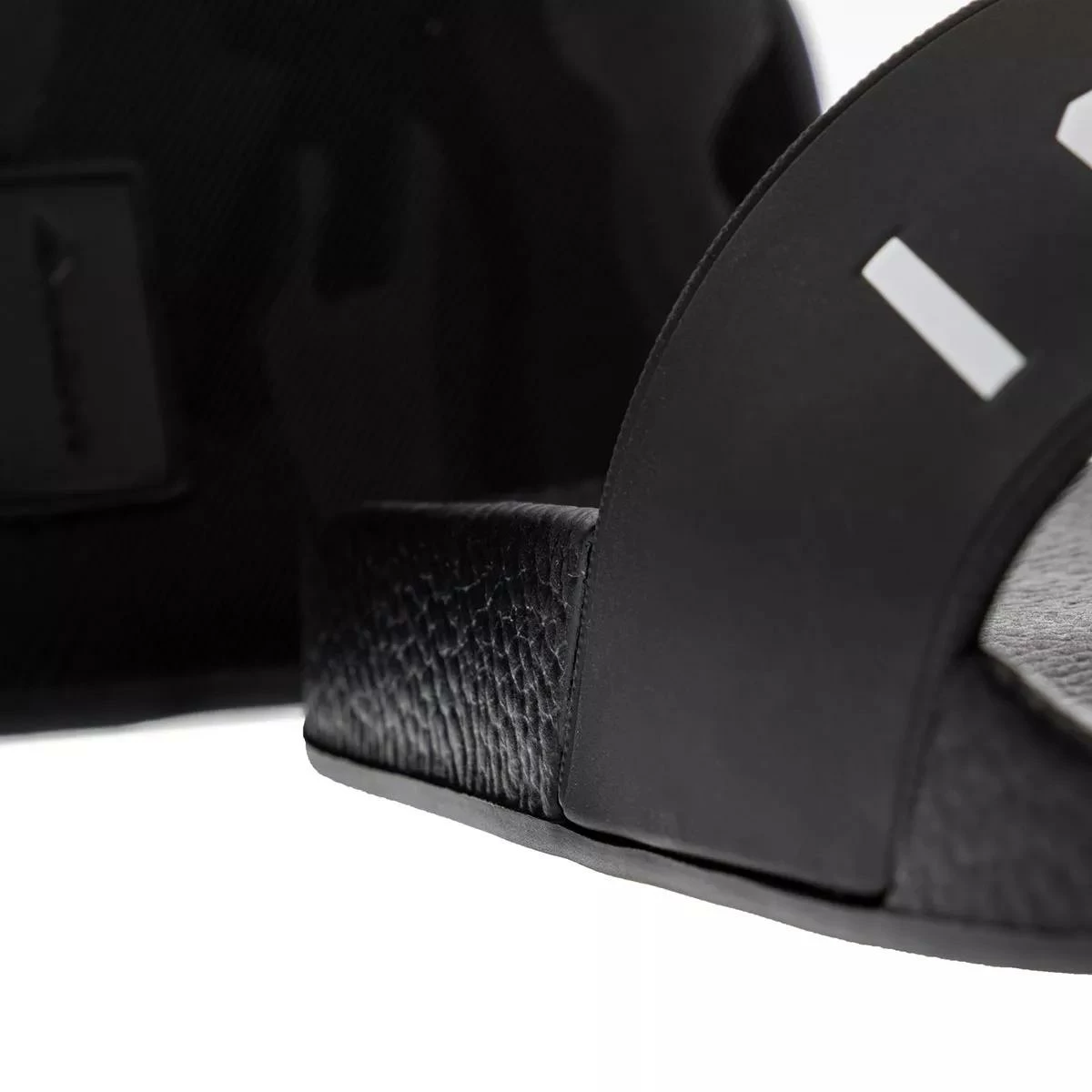 DSQUARED2 Icon Slider Black/White Claquette 5 DSQUARED2 Icon Slider Black/White Claquette – Image 3