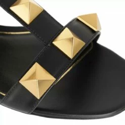 Valentino Garavani Roman Stud Slide Sandals Black Sandale Romaine -Pas Cher Fashionette Magasin a0158089 valentino garavani 3